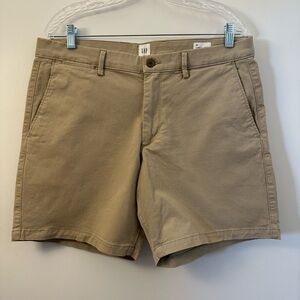 GAP Men's Tan Shorts